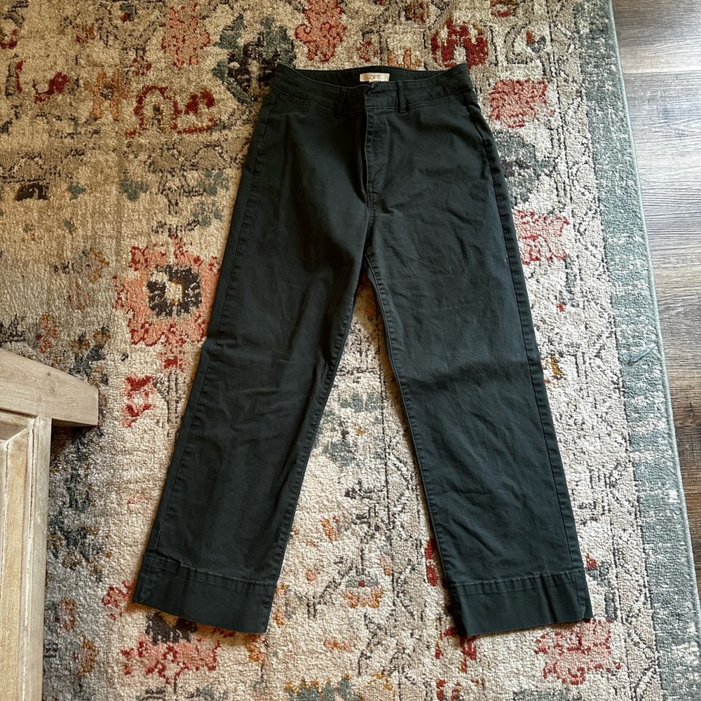 Loft medium Green Wide Leg Cropped Pants | Size 6 | EUC